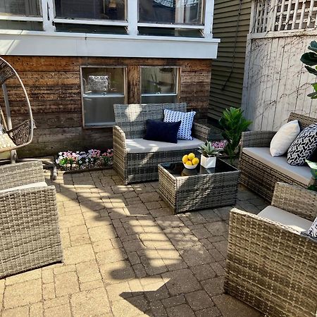 3 Bedroom Spacious Home In Ideal Location W Free Parking Back Yard Pets Welcome شيكاغو المظهر الخارجي الصورة
