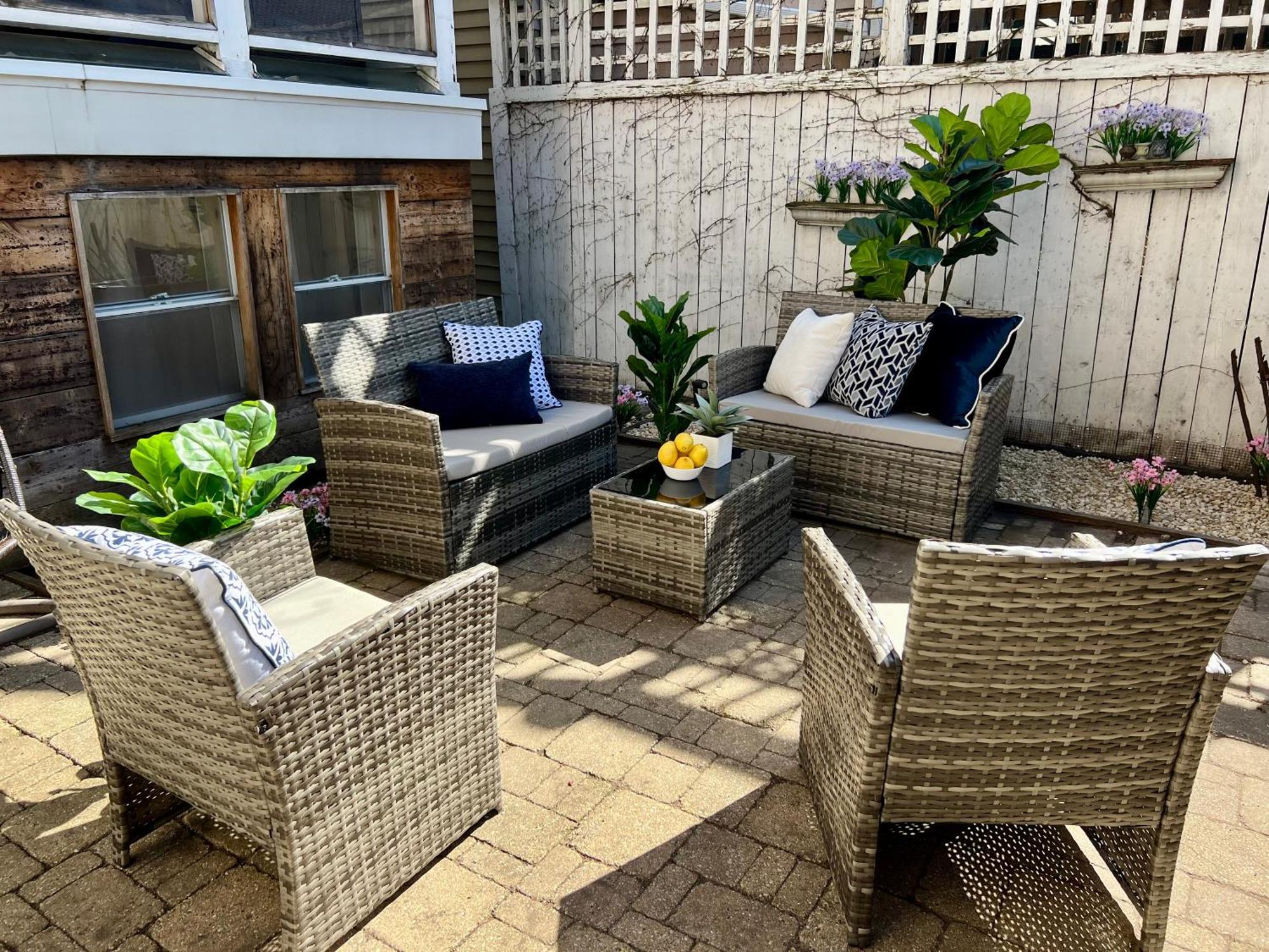 3 Bedroom Spacious Home In Ideal Location W Free Parking Back Yard Pets Welcome شيكاغو المظهر الخارجي الصورة