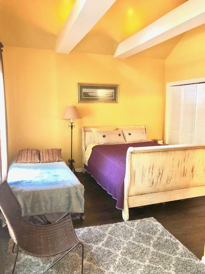 3 Bedroom Spacious Home In Ideal Location W Free Parking Back Yard Pets Welcome شيكاغو المظهر الخارجي الصورة